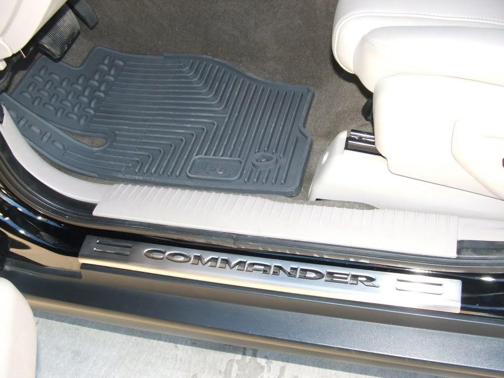 Installed My Factory Rubber Mats and stuff. Jeep Commander Forum